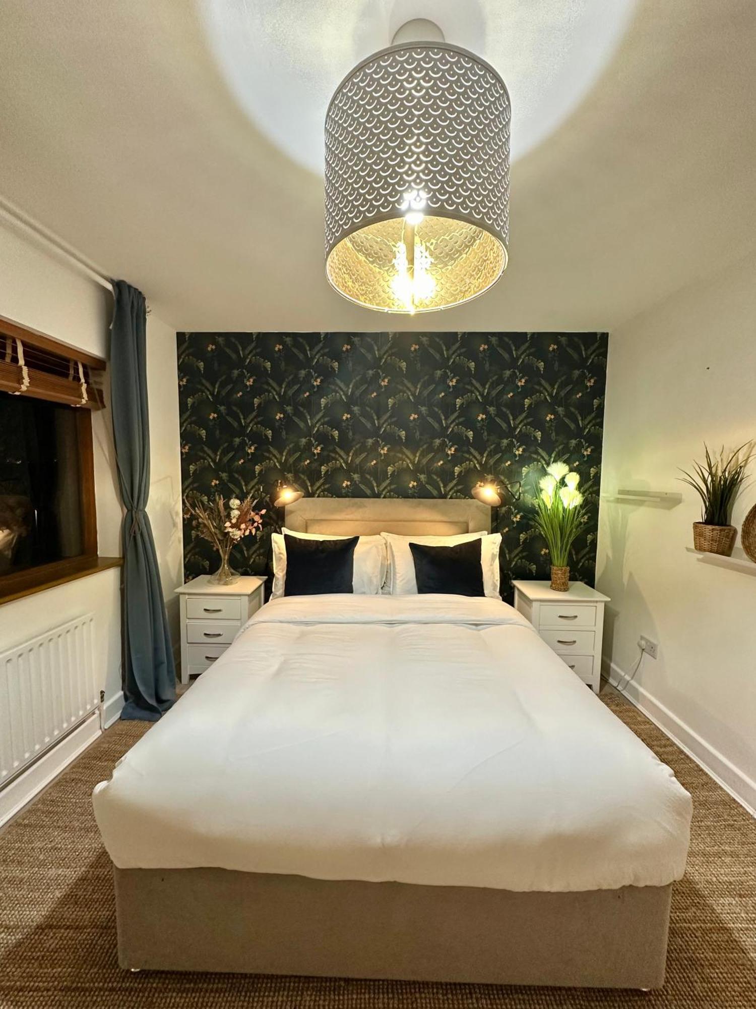 Blush Jungle - Homestay Dublino Esterno foto