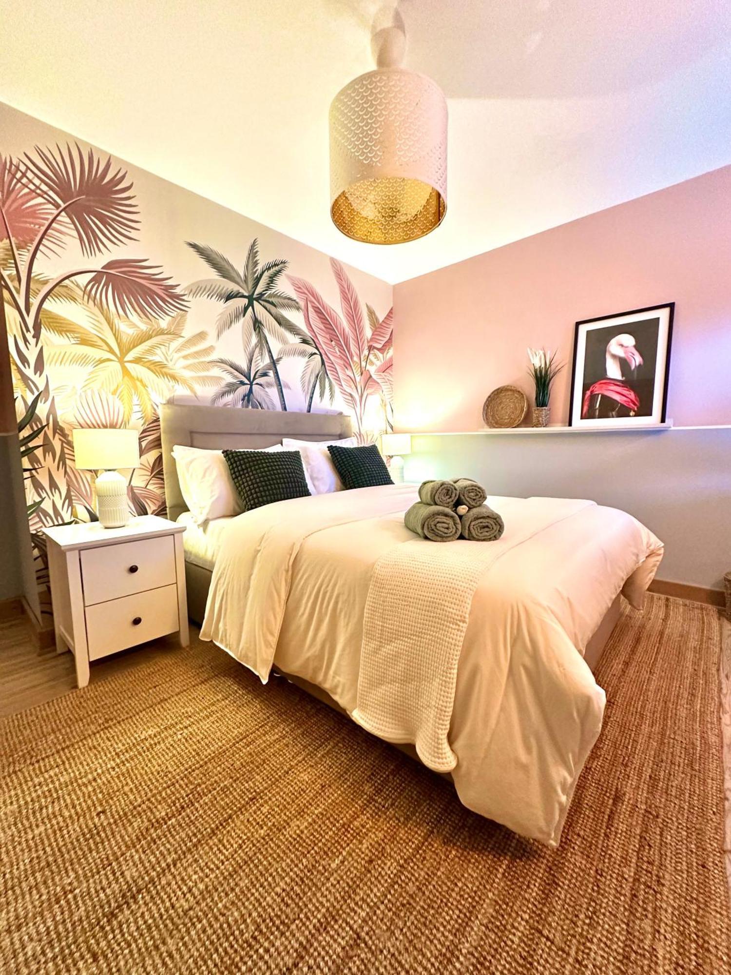 Blush Jungle - Homestay Dublino Esterno foto