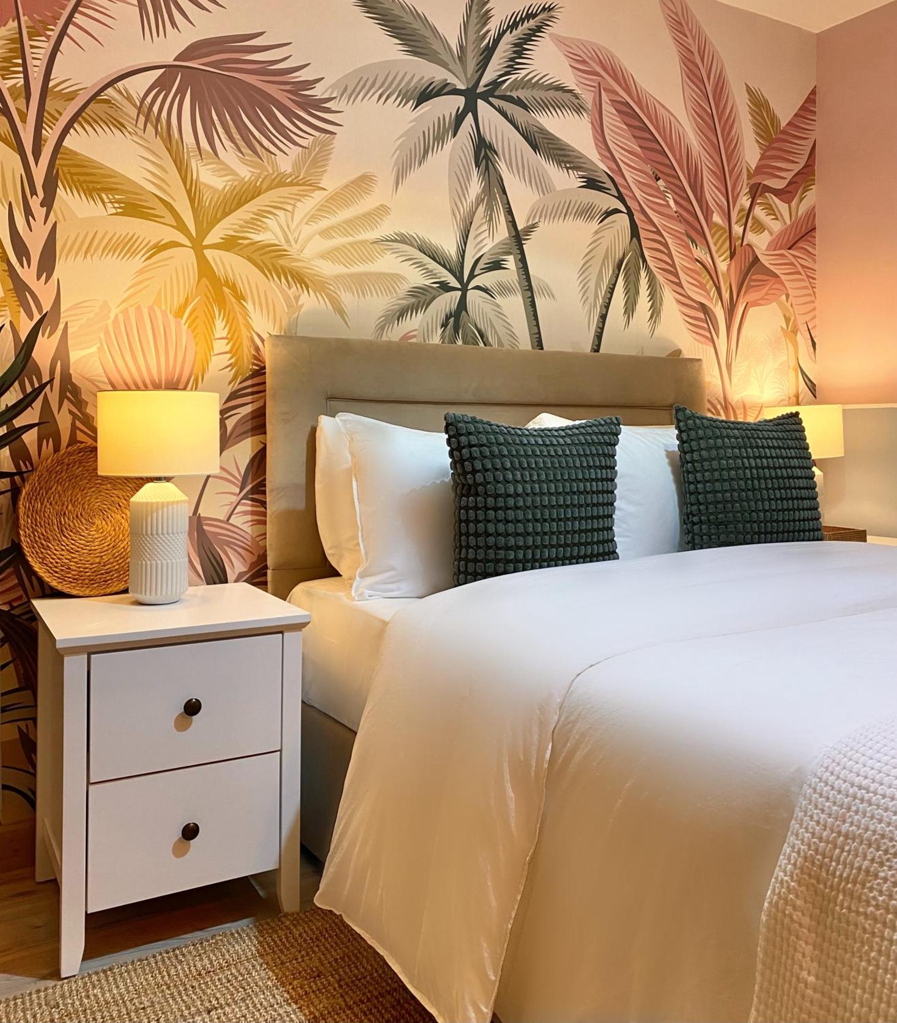 Blush Jungle - Homestay Dublino Esterno foto